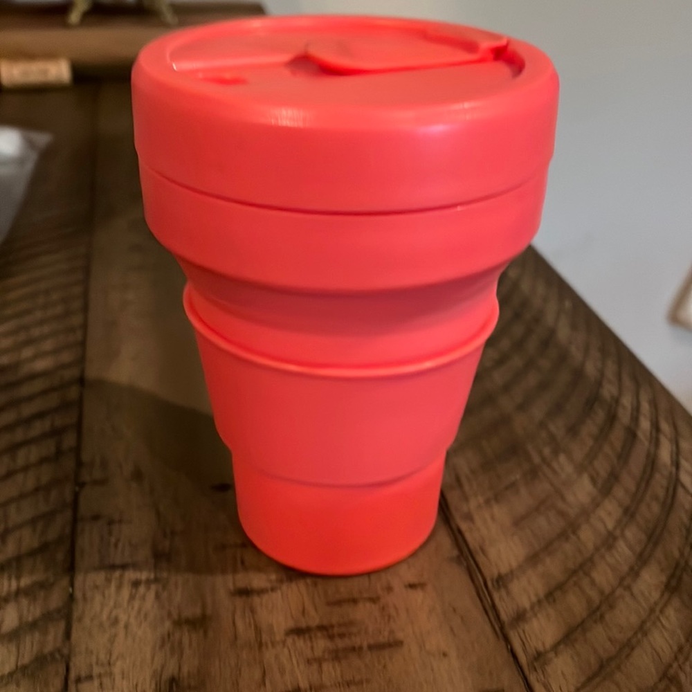 Stojo collapsible cup